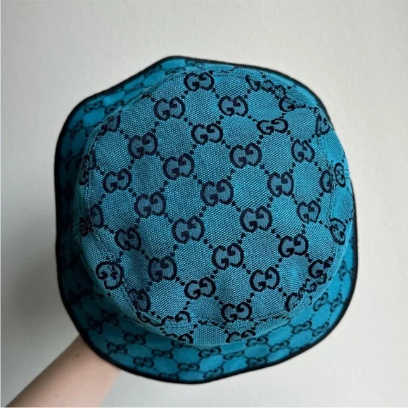 Gorgeous GUCCI Women display picture 1
